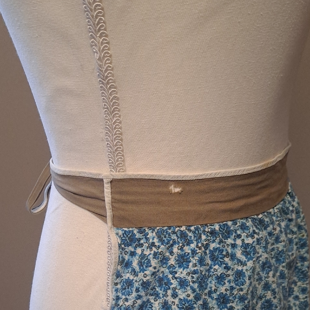 Apron With Blue And Brown Pattern - image 8